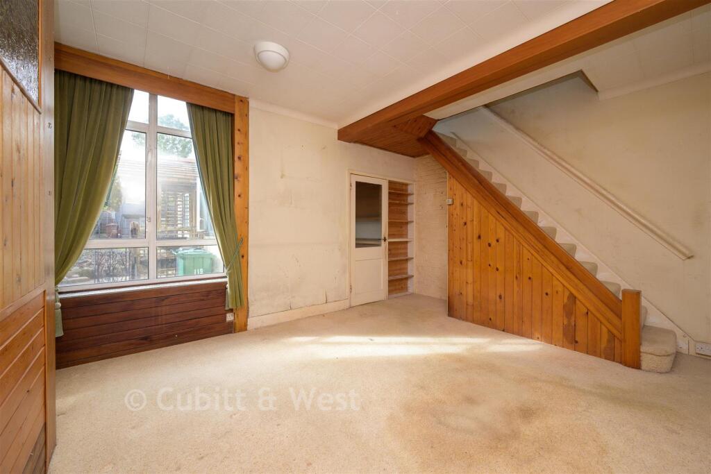 House in Reigate and Banstead, Surrey - More