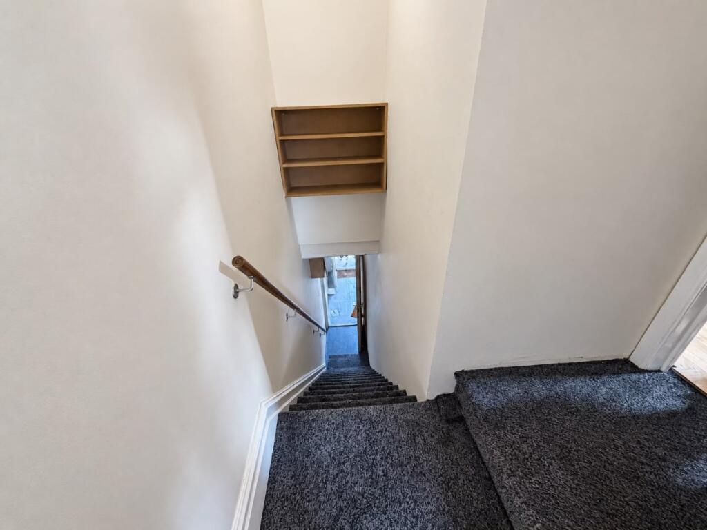 Apartment in High Wycombe, Castlefield - View 2