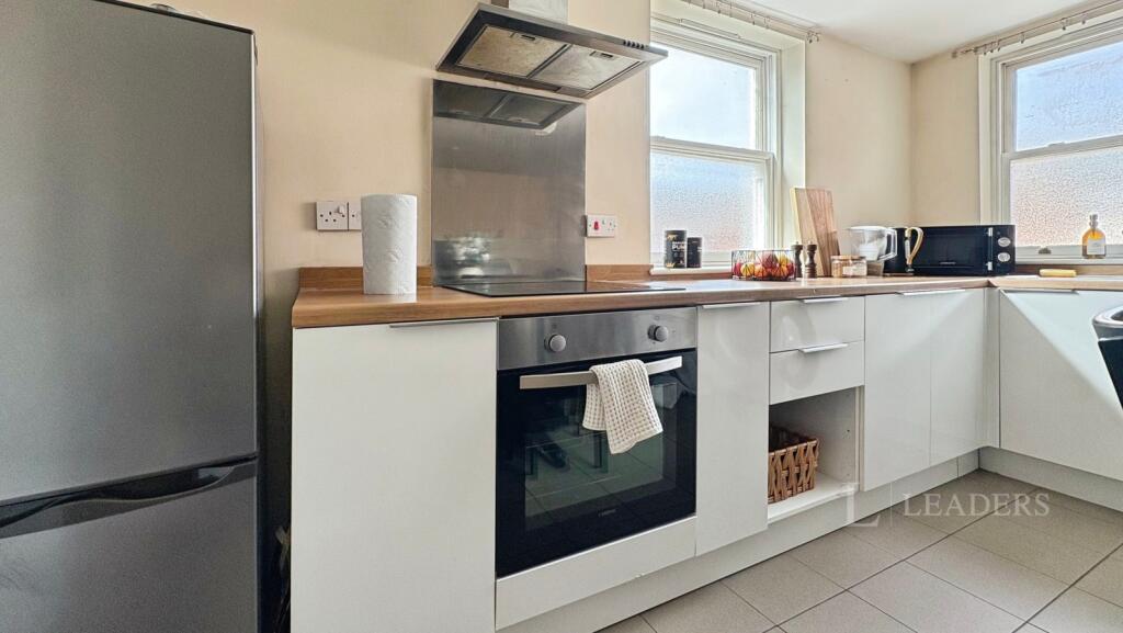 Apartment in Worcester - More