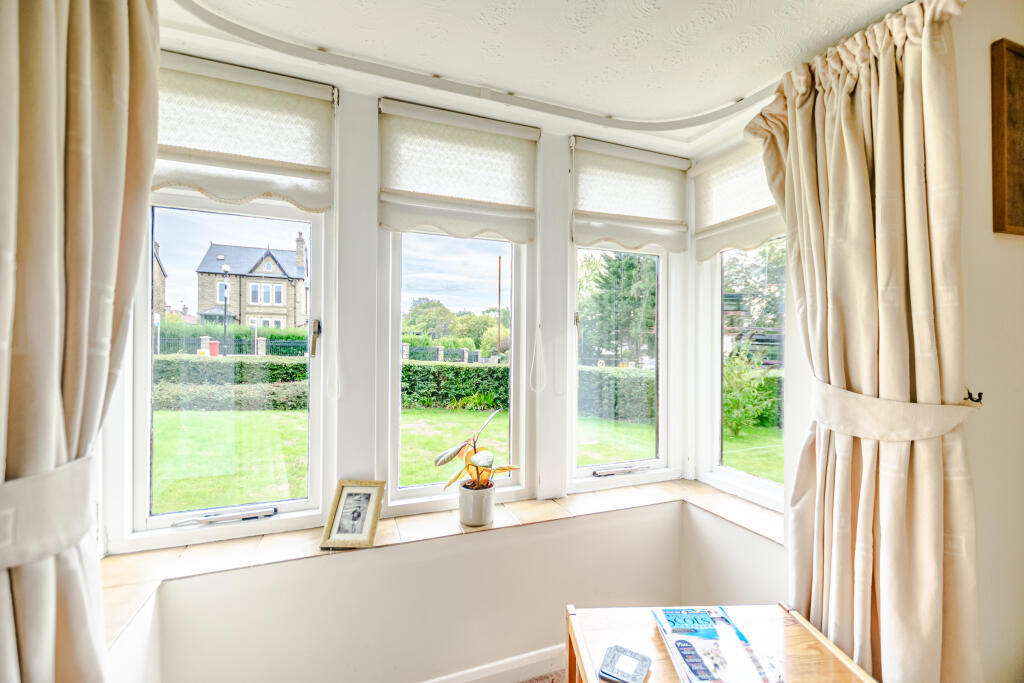 Apartment in Leeds, Park Villas, Roundhay - View 4