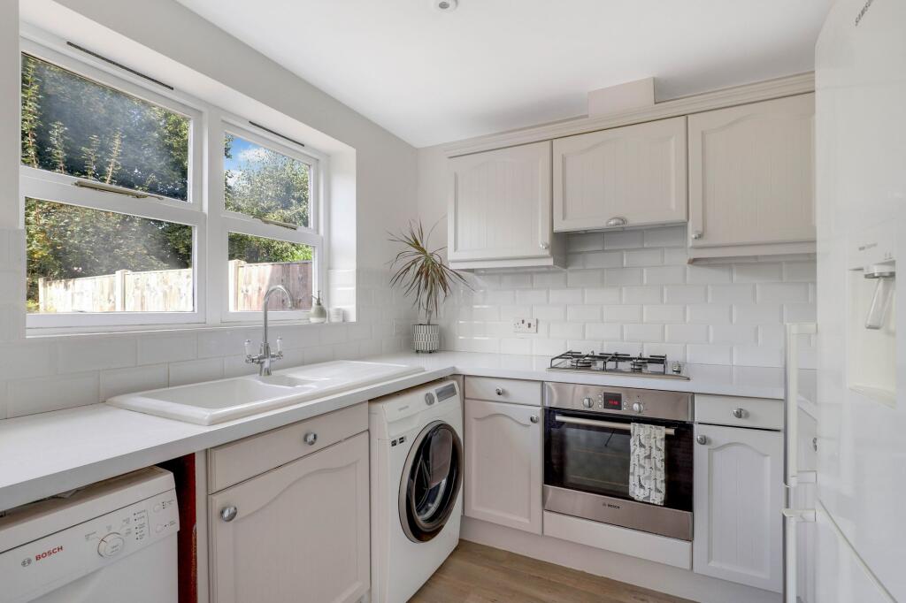 House in Rushcliffe, Gamston - View 5