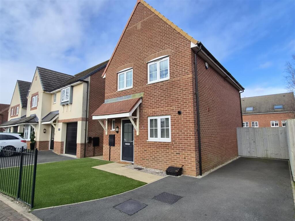 3-bed detached on Hudson Drive, Kirkham, £269,950