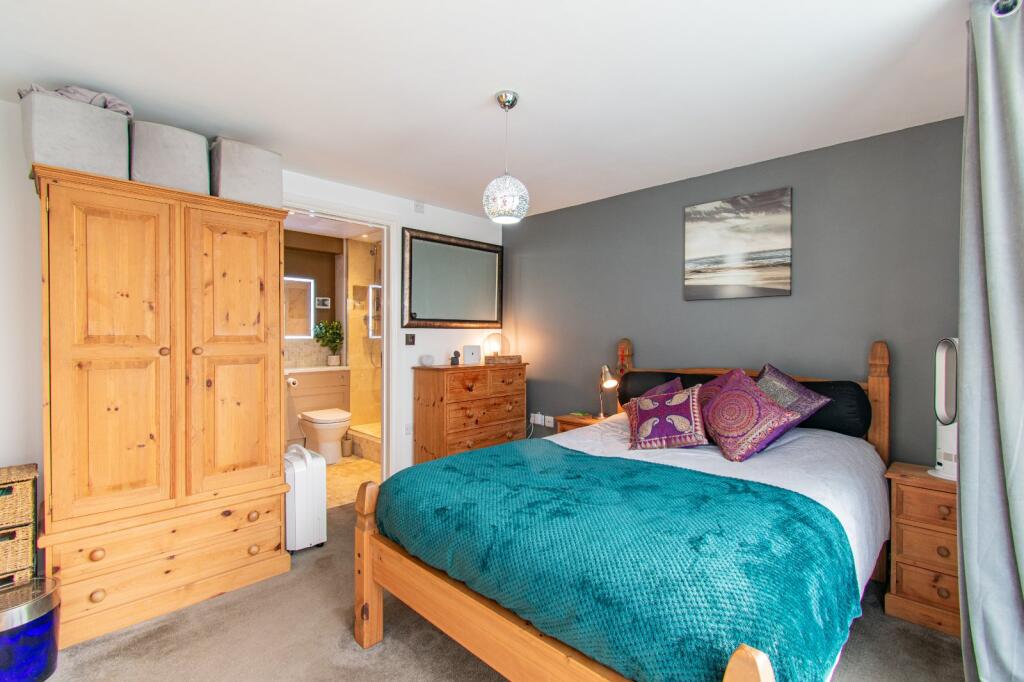 Apartment in Swindon - View 4