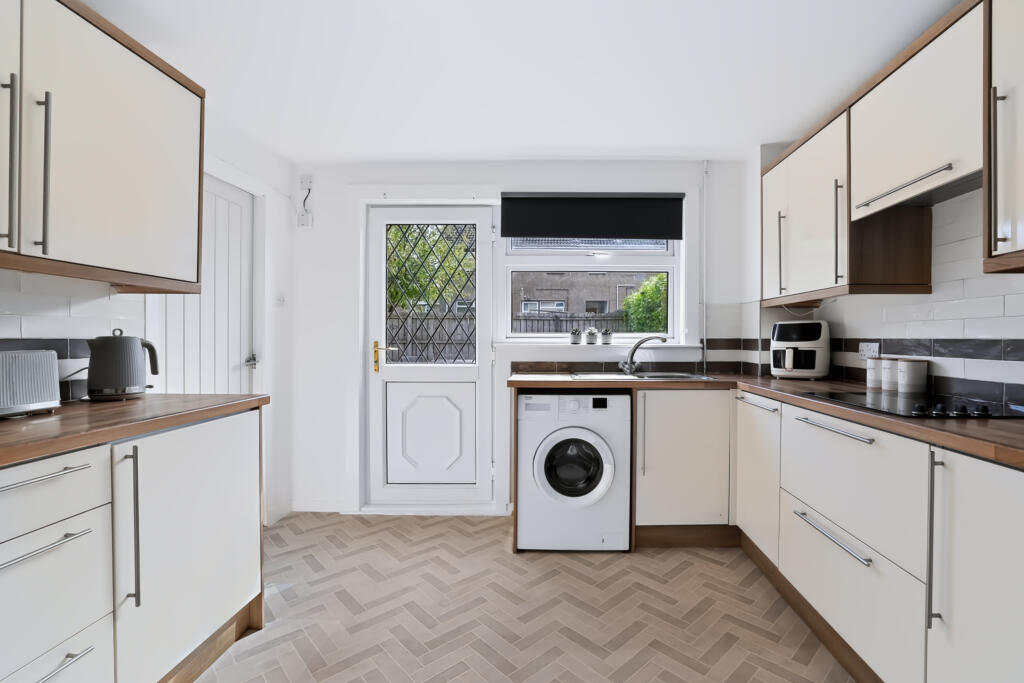 House in Kirkintilloch, Harestanes - View 3