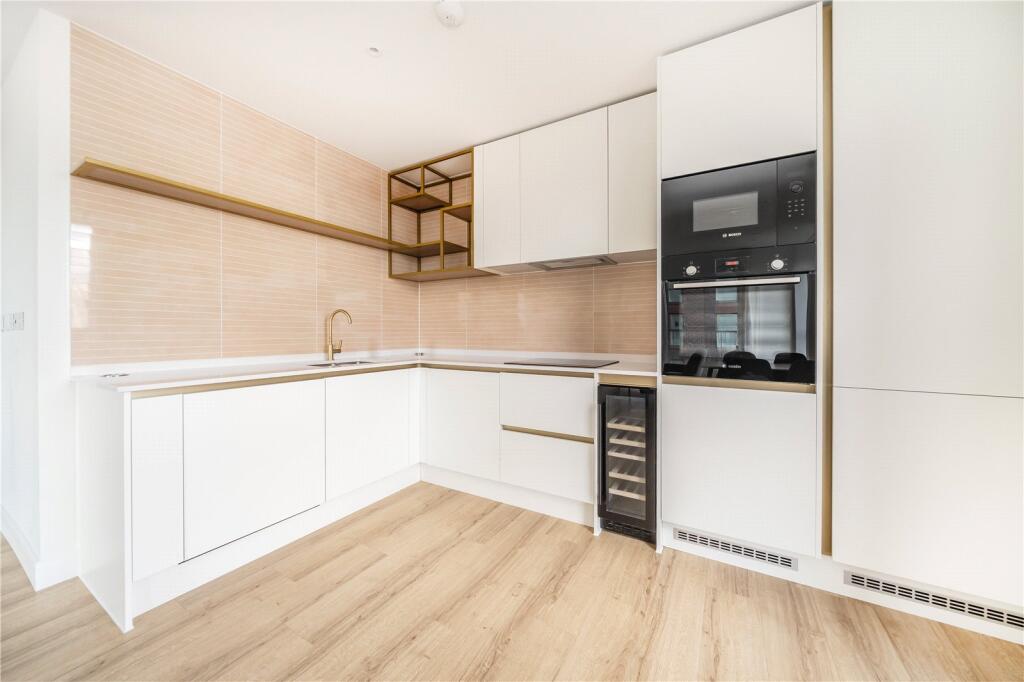 Apartment in Harrow - View 3