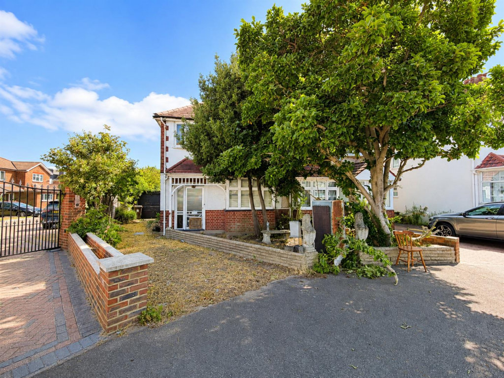 Main image of property: Oxford Avenue, Heston, TW5