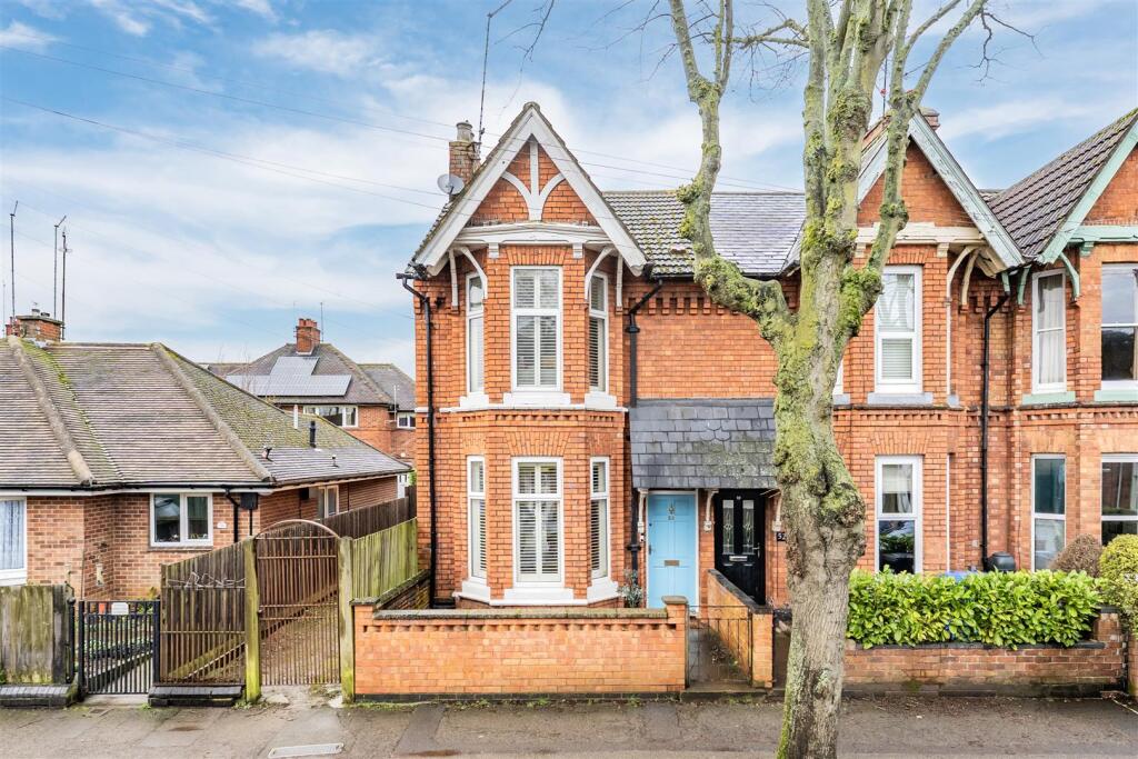 Main image of property: NN15, Broadway, Kettering