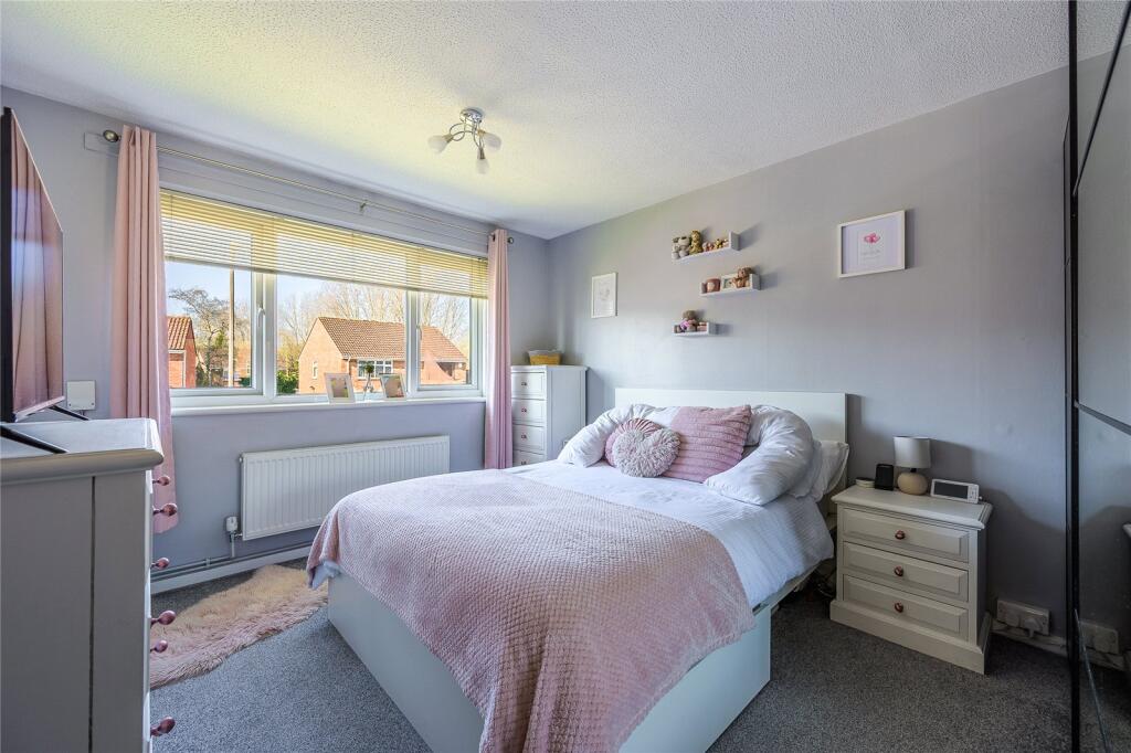 Apartment in Wolverhampton, Pendeford - View 4