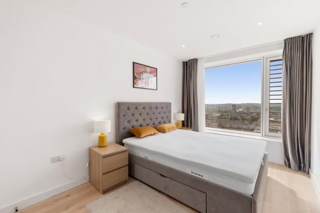 Apartment in London - More