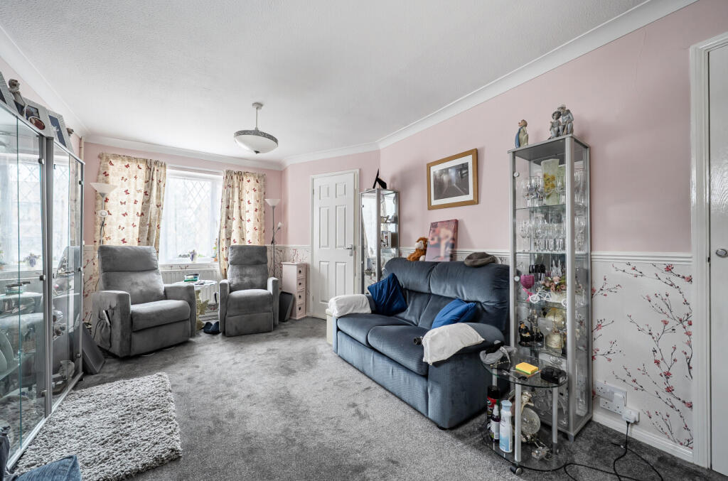 Cherberry Close, Fleet, Hampshire, GU51 photo 4