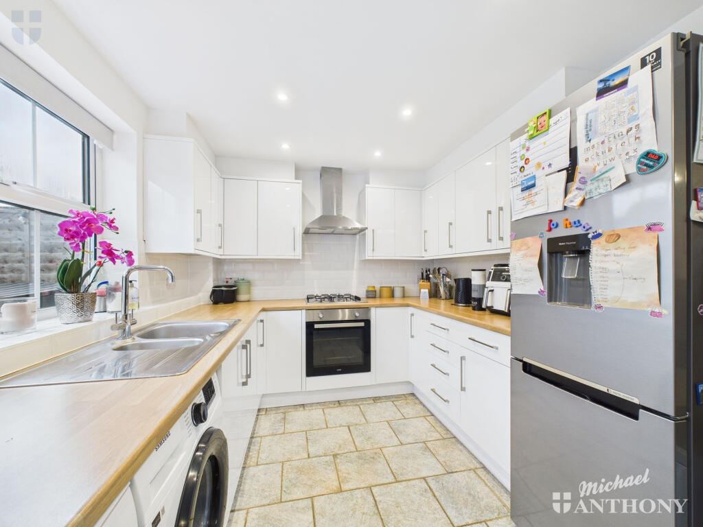 House in Aylesbury, Bedgrove - View 2