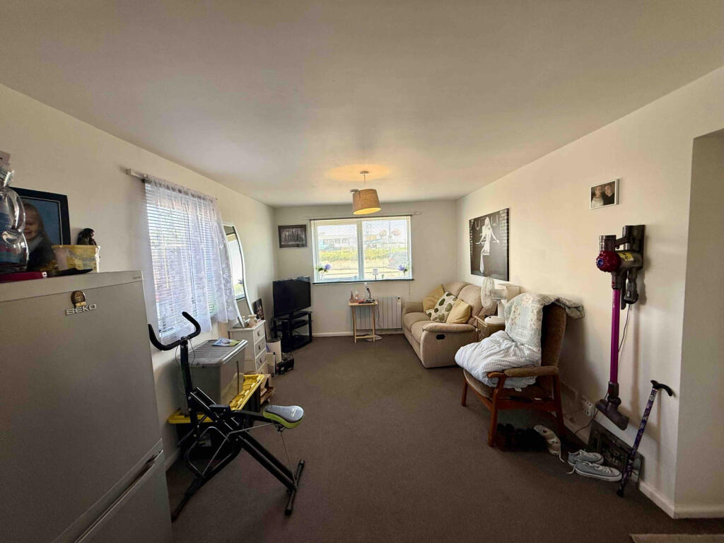 Landguard Court, Felixstowe, IP11 photo 4