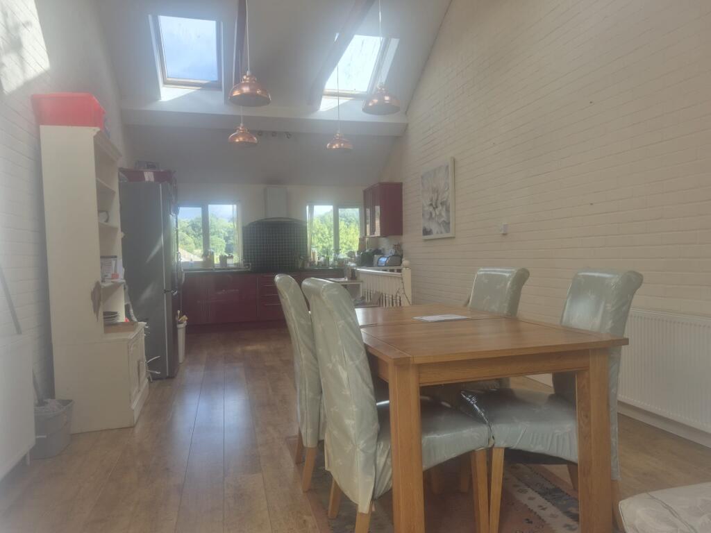 8 Uplands, Canterbury, Kent CT2 7BL photo 4