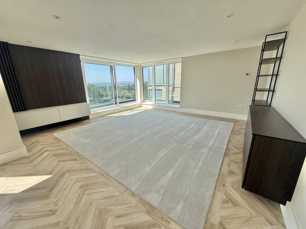 Apartment in Poole, Lower Parkstone - View 5