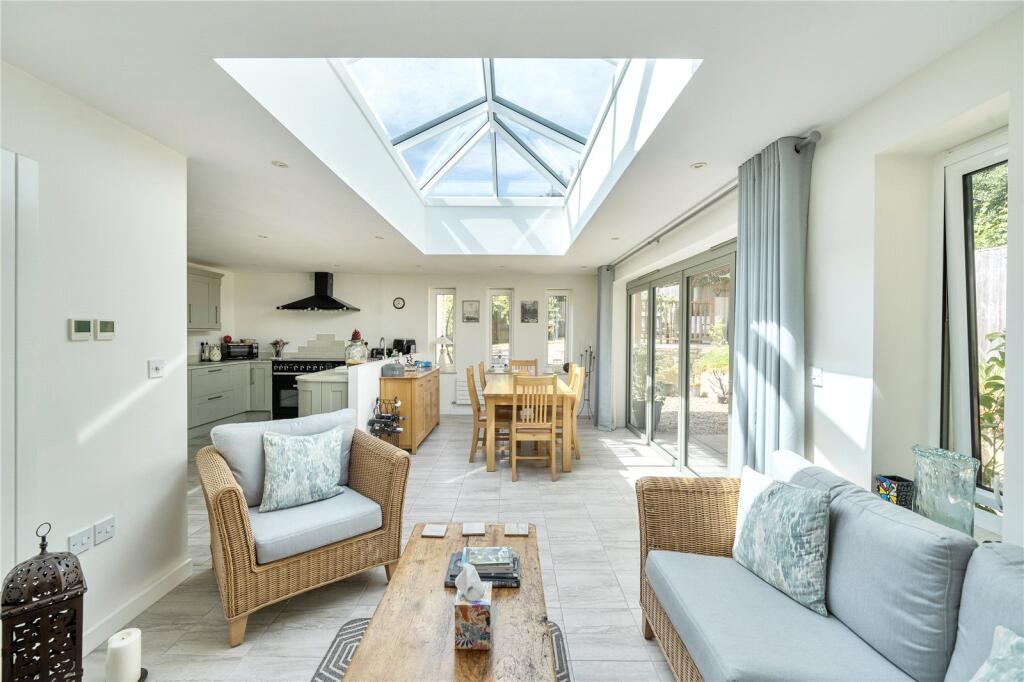 House in Taunton - View 5
