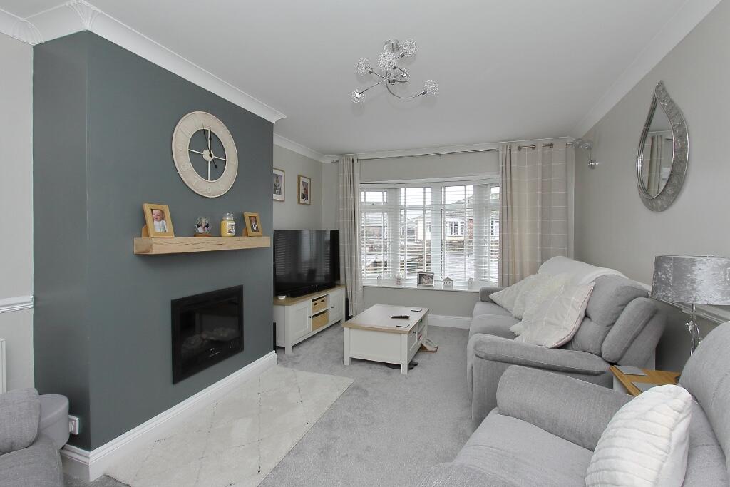 **LARGE CORNER PLOT**Byron Close, SP11 photo 4