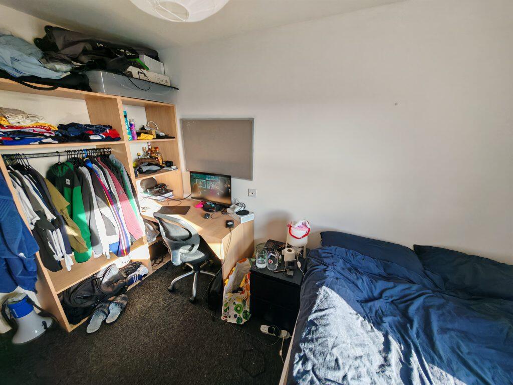 6 bedroom house for rent