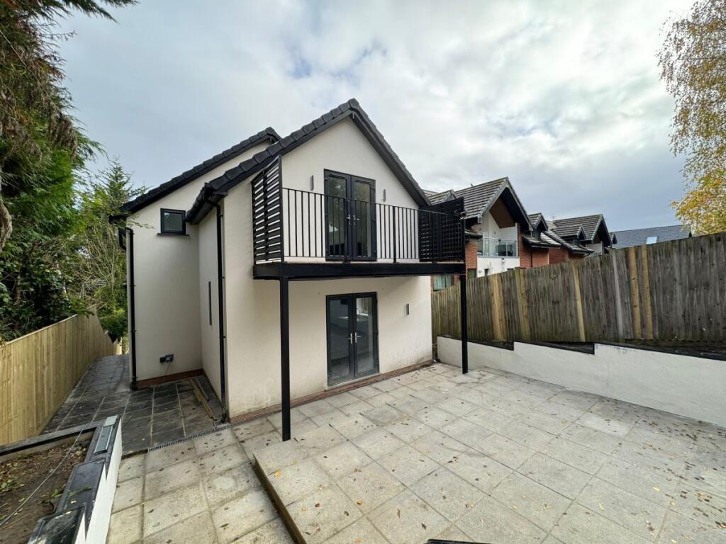Apartment in Hemel Hempstead - View 3