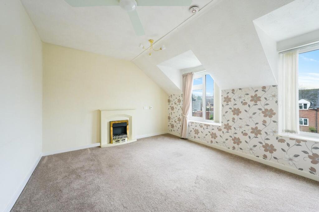 Apartment in Kingston upon Thames - View 5