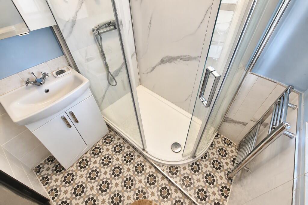 Apartment in London, Spring Grove - View 5