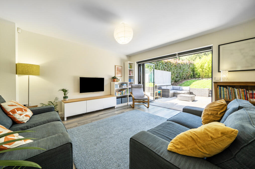Ducklington Lane, Witney, Oxfordshire photo 4