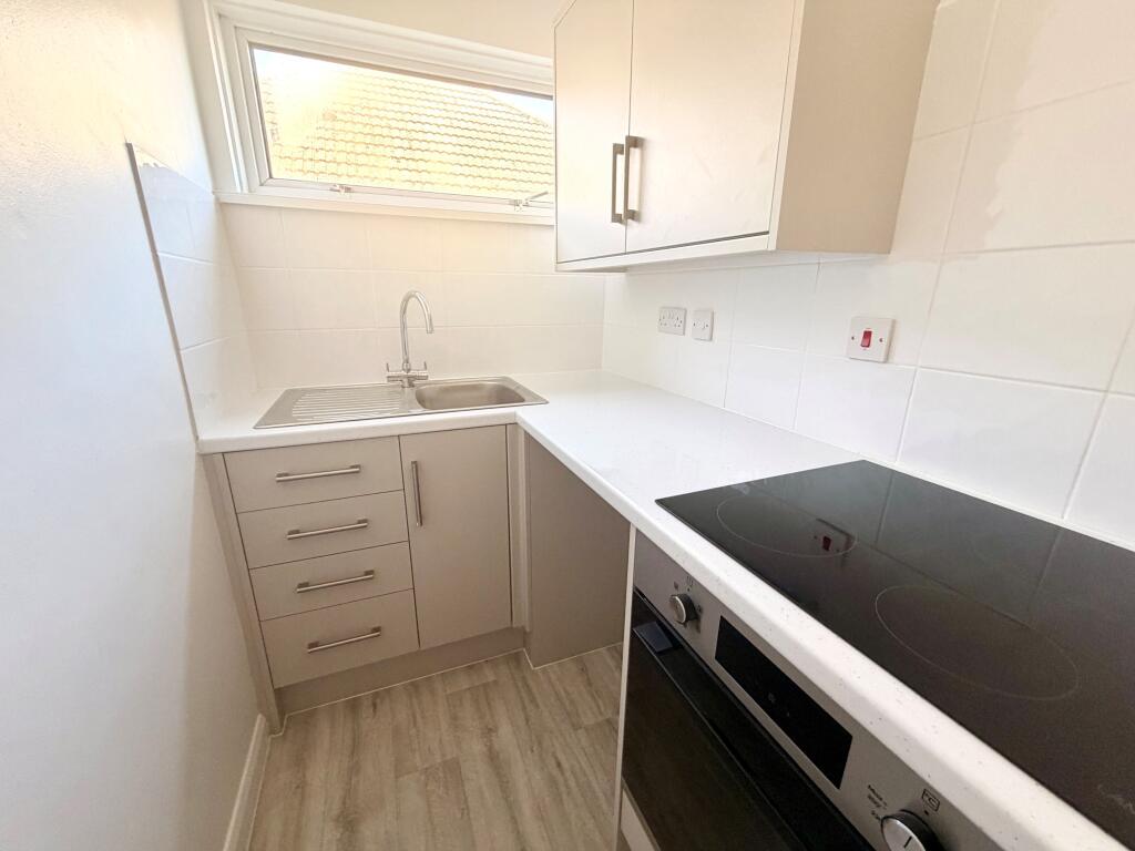 Apartment in Sandown, Yaverland - View 3
