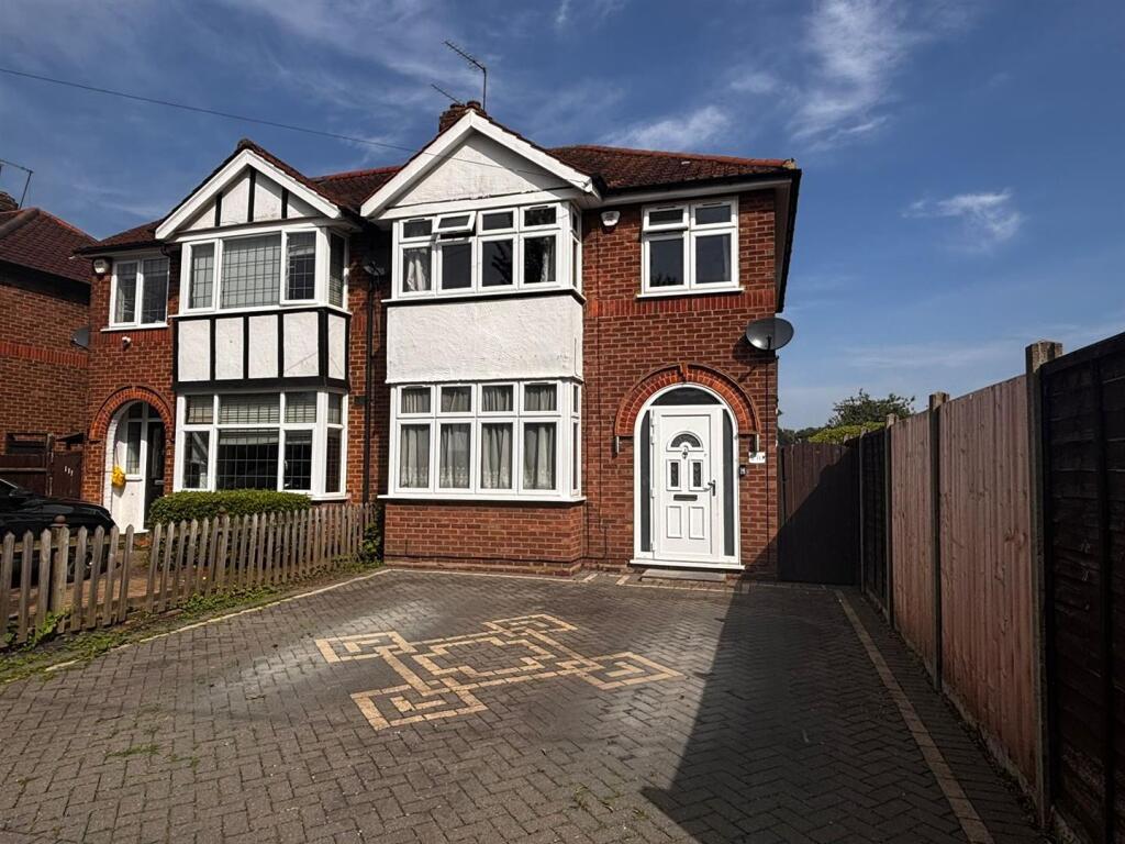 Main image of property: Heathcote Avenue, Hatfield