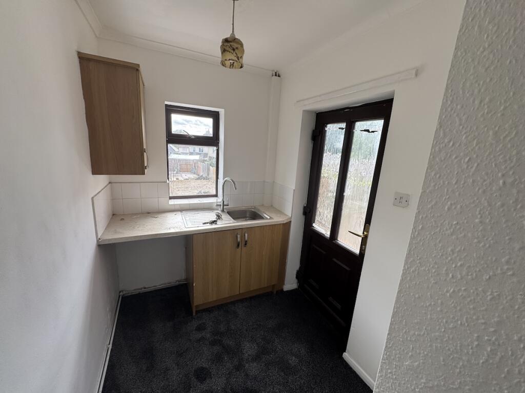 House in Sandwell, West Midlands - View 4