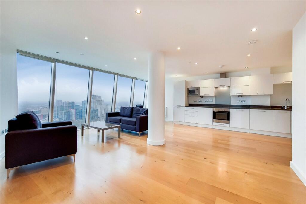 Main image of property: 158 High Street, London, E15