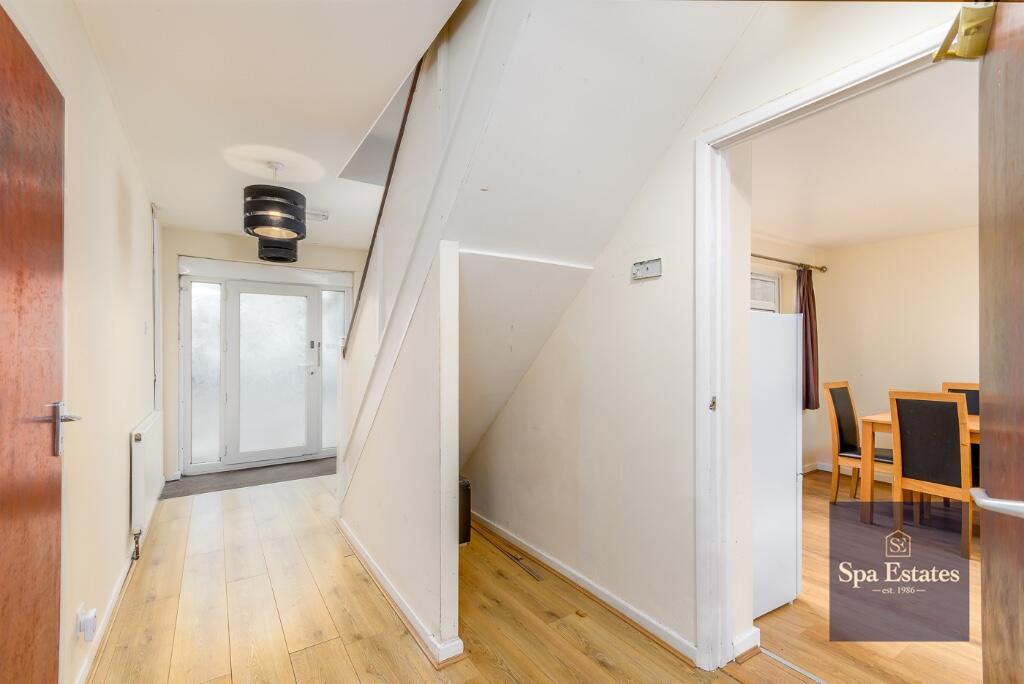 Russell Terrace, Leamington Spa, Warwickshire, CV31 photo 3