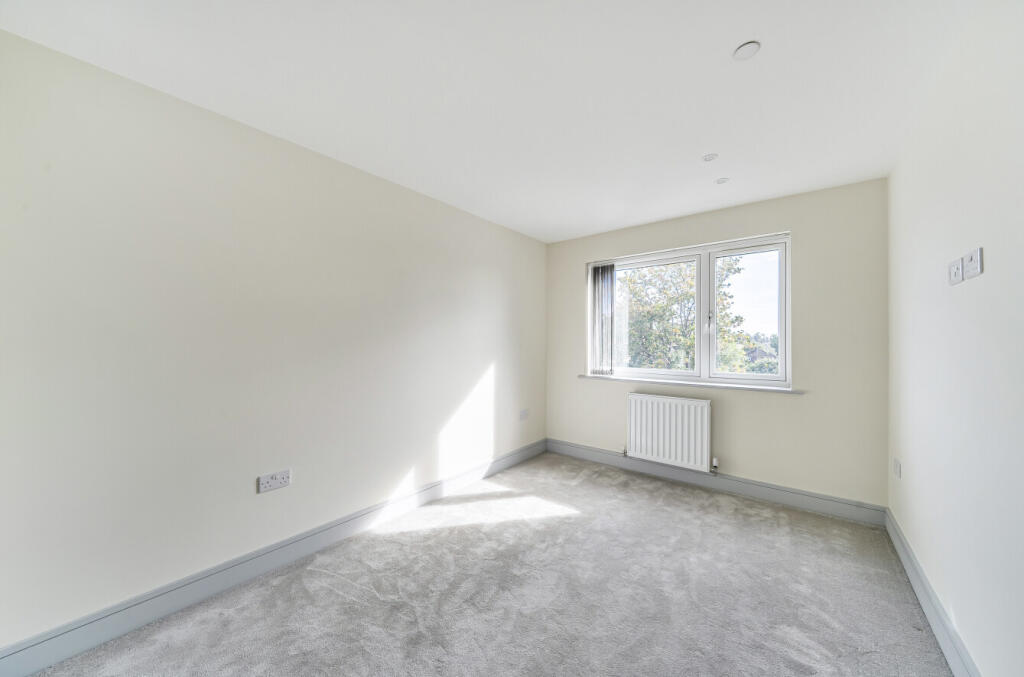 Apartment in Oxford, Highfield, Headington - View 4