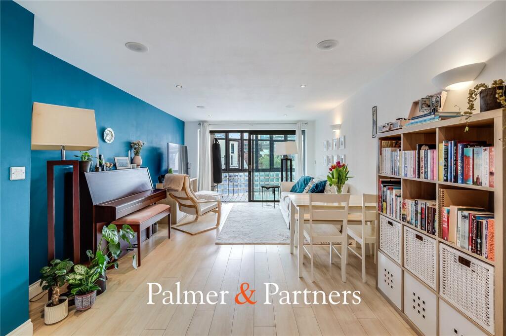 Main image of property: Victoria Court, New Street, Chelmsford, Essex, CM1