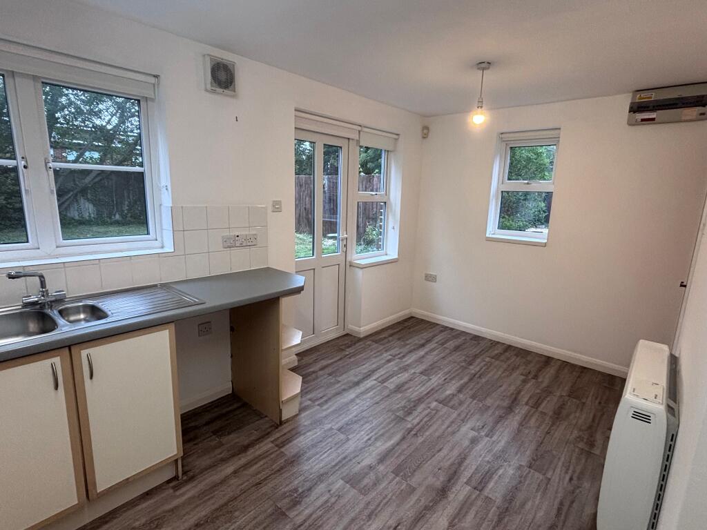 House in Southampton - View 3