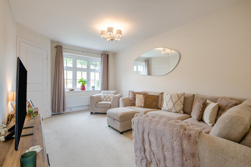 House in Newport - View 5