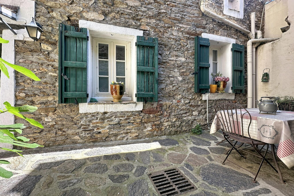 Main image of property: Provence-Alps-Cote d`Azur, Var, La Garde-Freinet