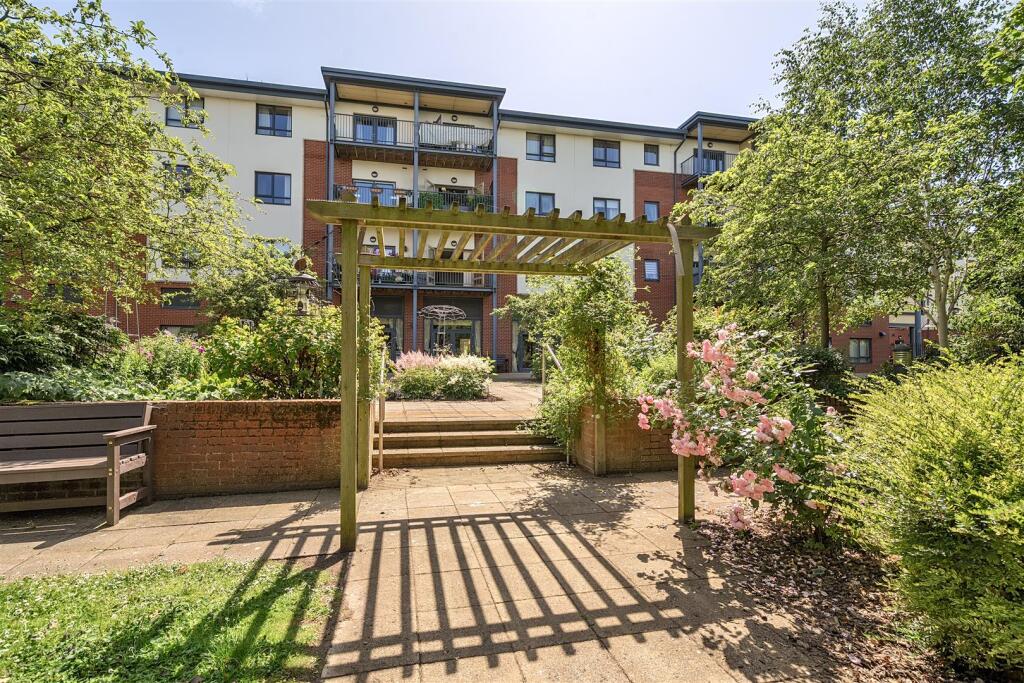 Apartment in Chester, Northgate Village, City of Chester - View 4