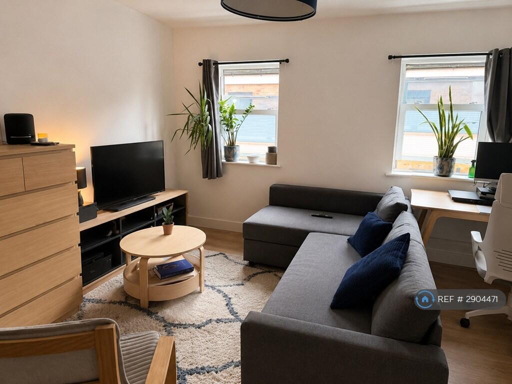 Apartment in Redhill - View 3