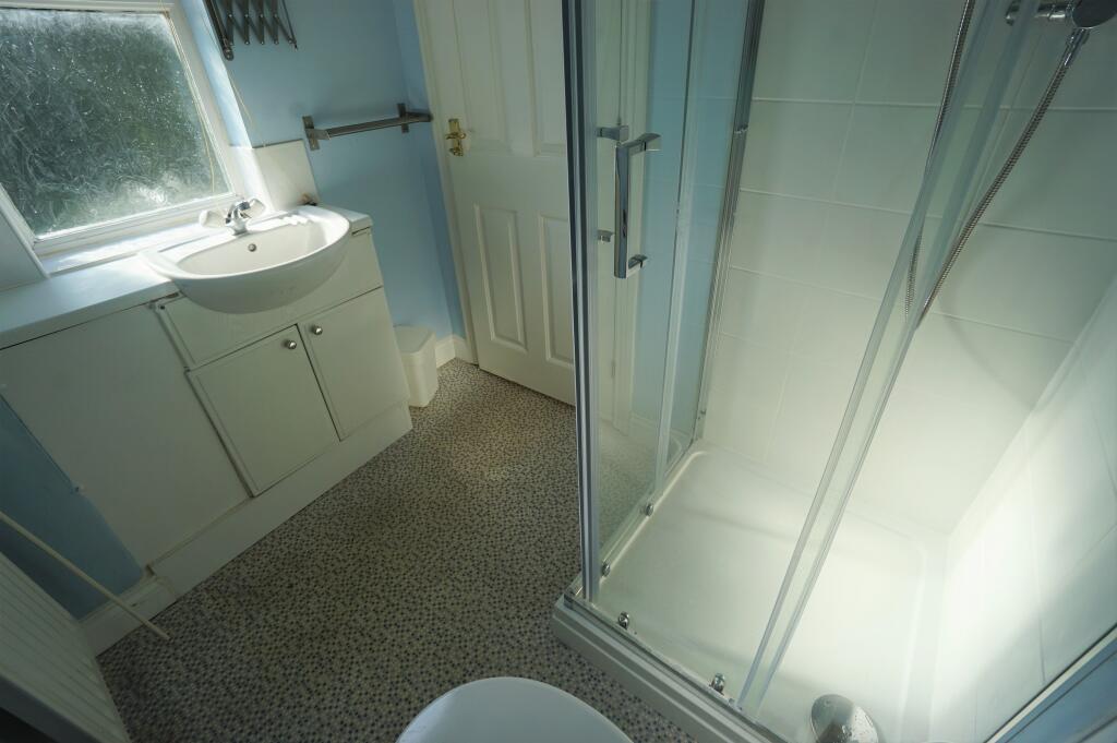 5 bedroom terraced house for rent