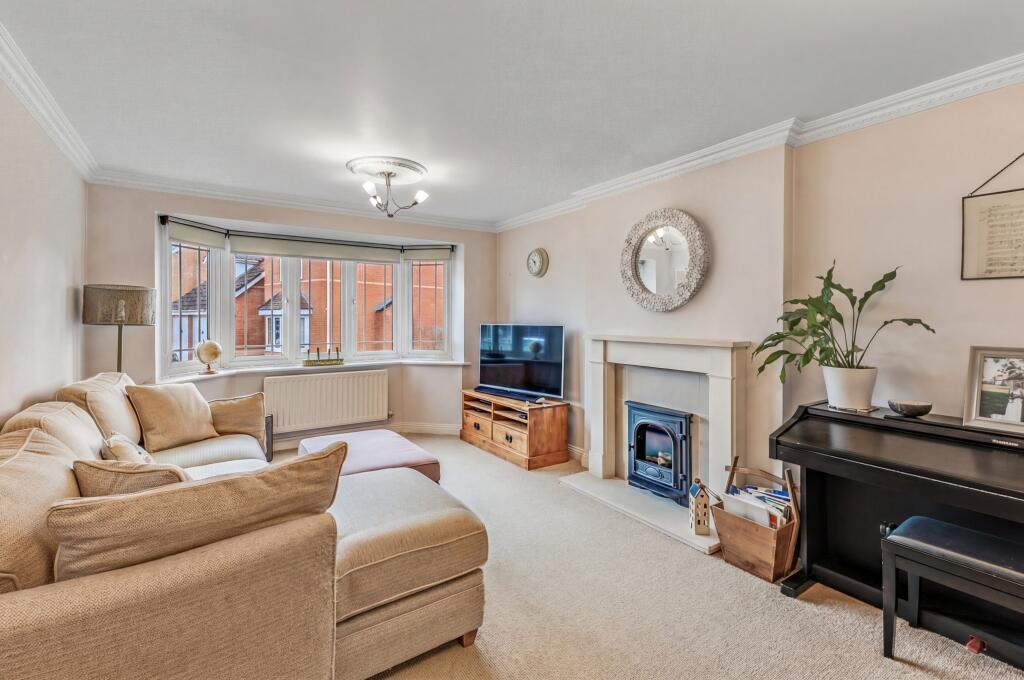 Hunters Way, Spencers Wood, Reading, RG7 photo 2
