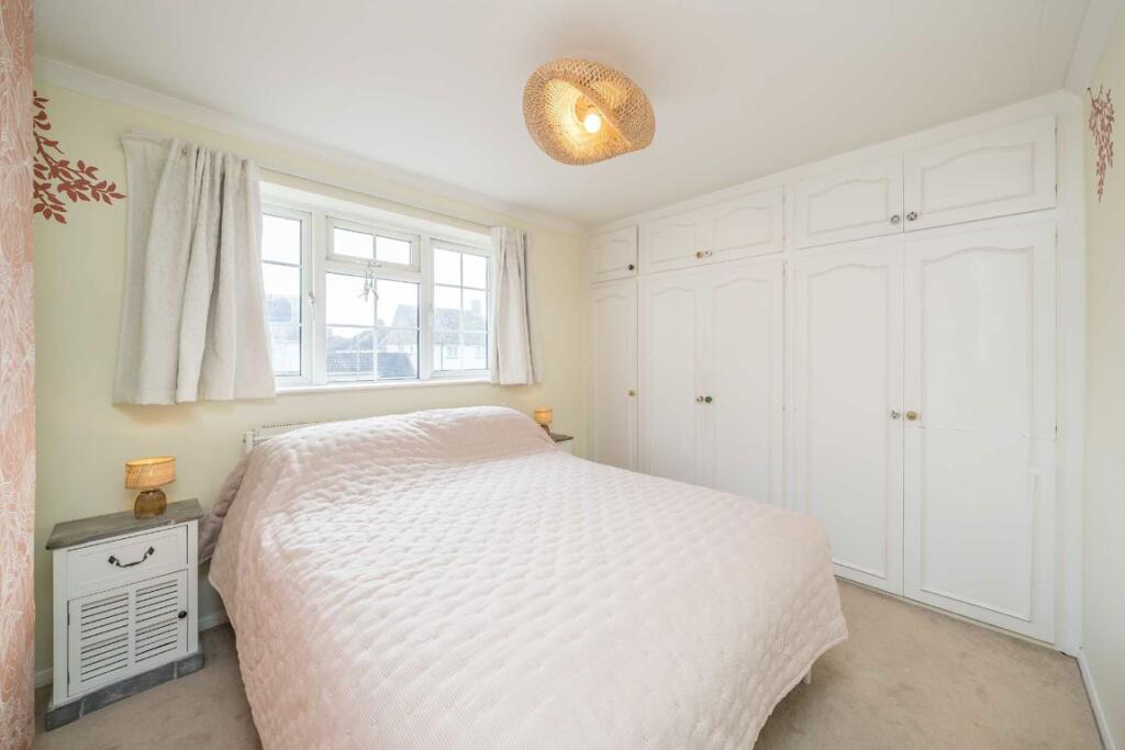 Hawthorn Way, Shepperton - View 6