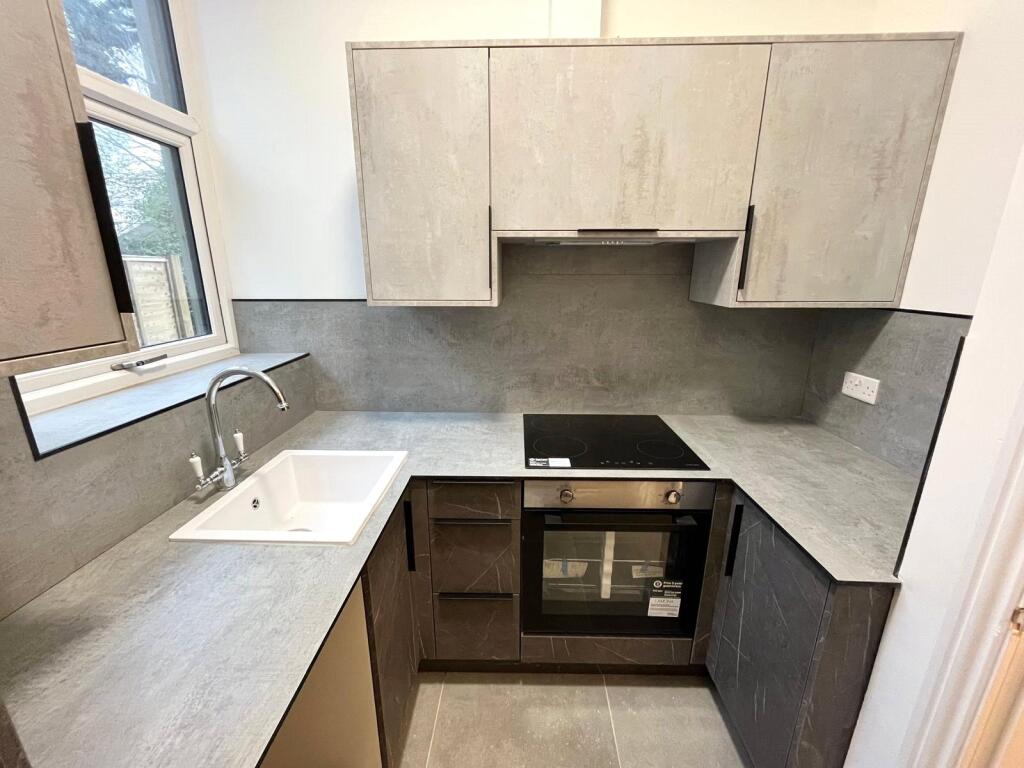 Main image of property: 113 London Road, Macclesfield, Cheshire East, SK11