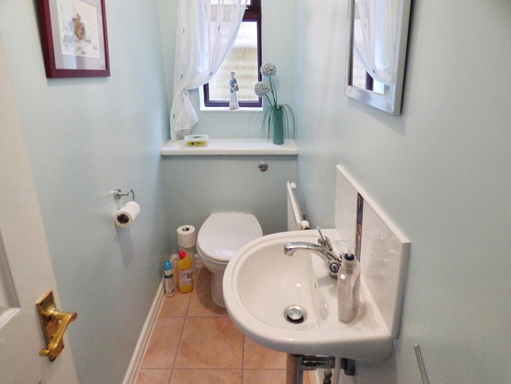 House in Eastleigh, Hedge End - More