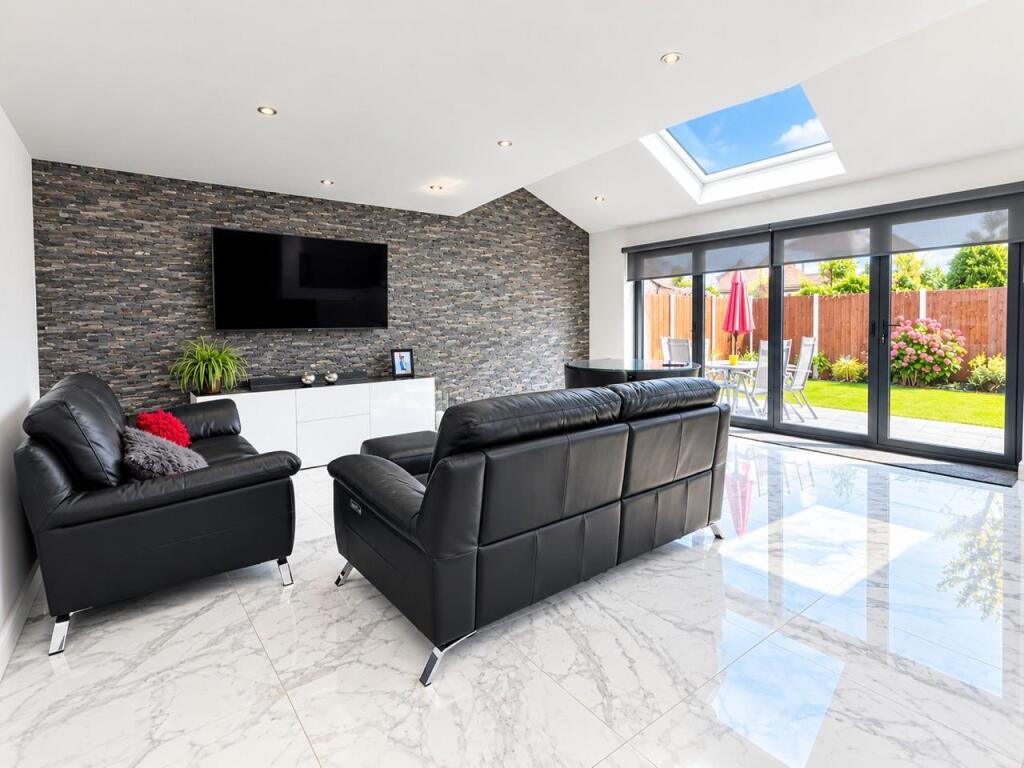 House in Slough - View 3