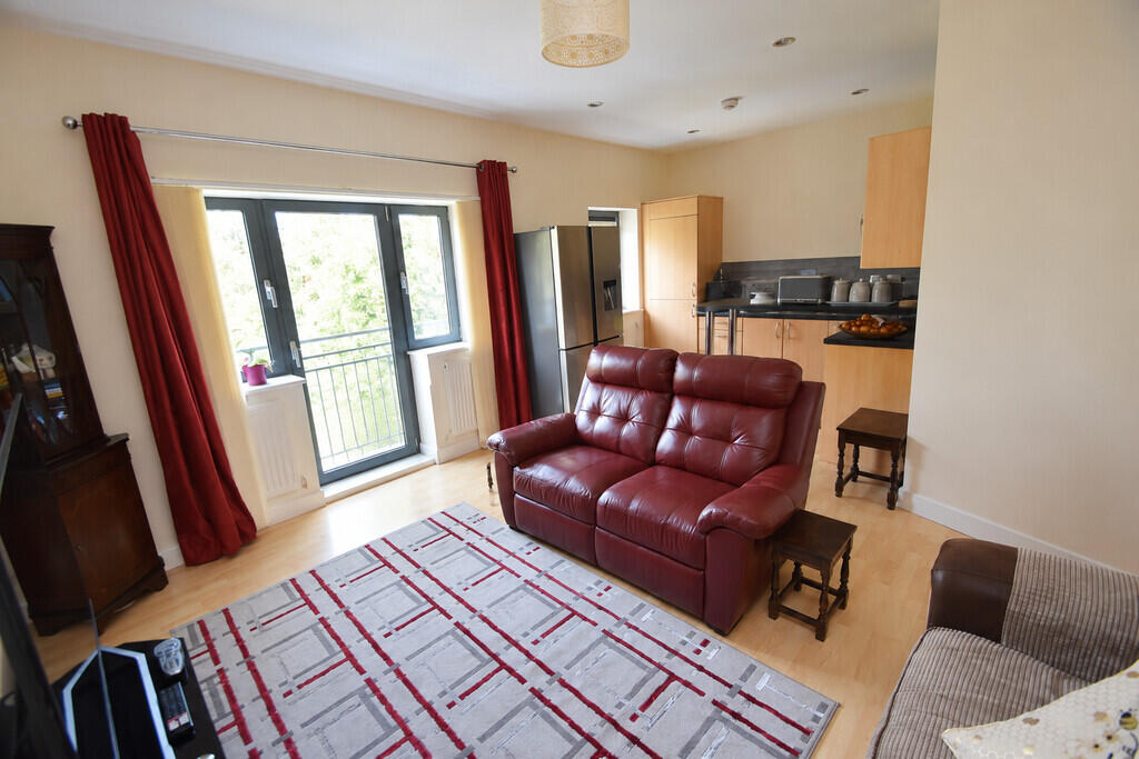 Apartment in Bradford, West Yorkshire - View 2