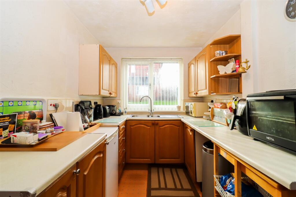 Valley Road, Dewsbury photo 2
