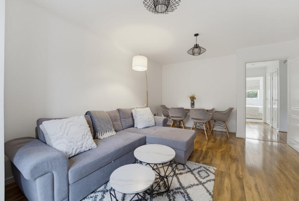 Apartment in Twickenham - View 3