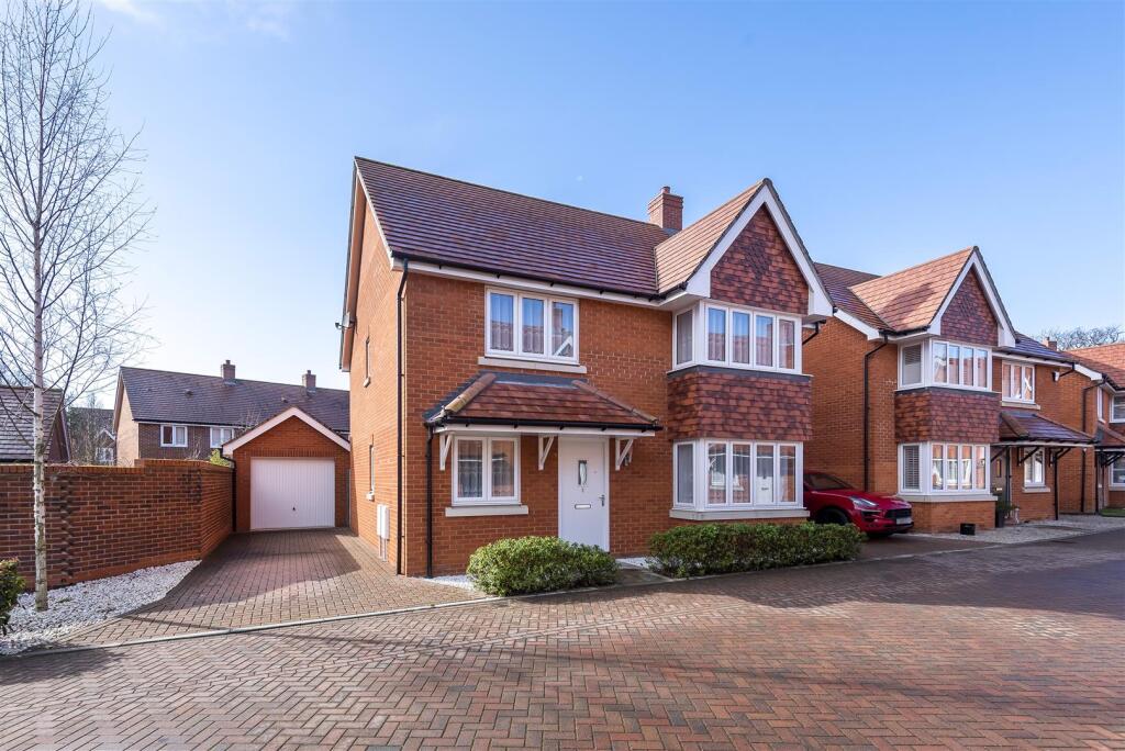 Main image of property: Cleverley Rise, Bursledon