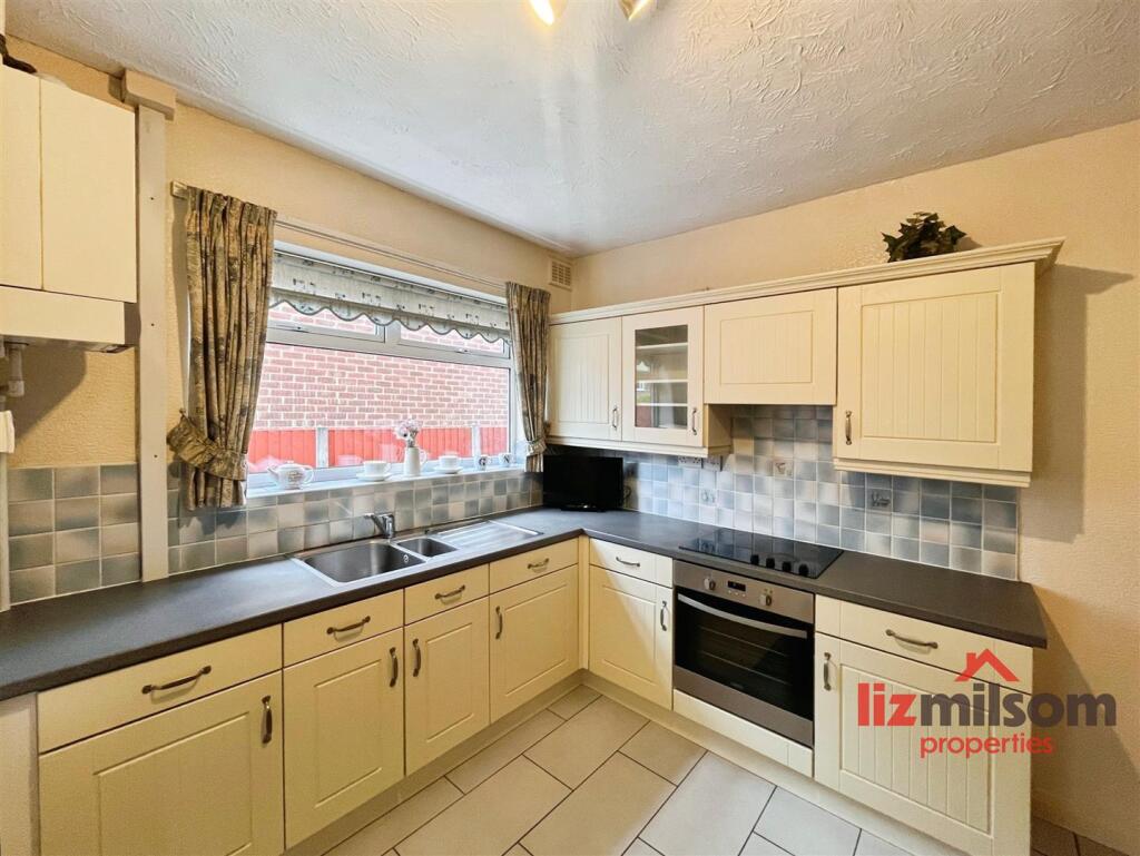 Hamilton Drive, Swadlincote - More
