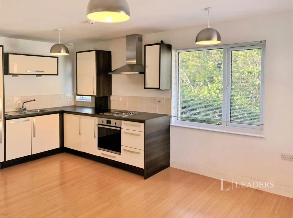 Apartment in Hove, Brunswick - View 2