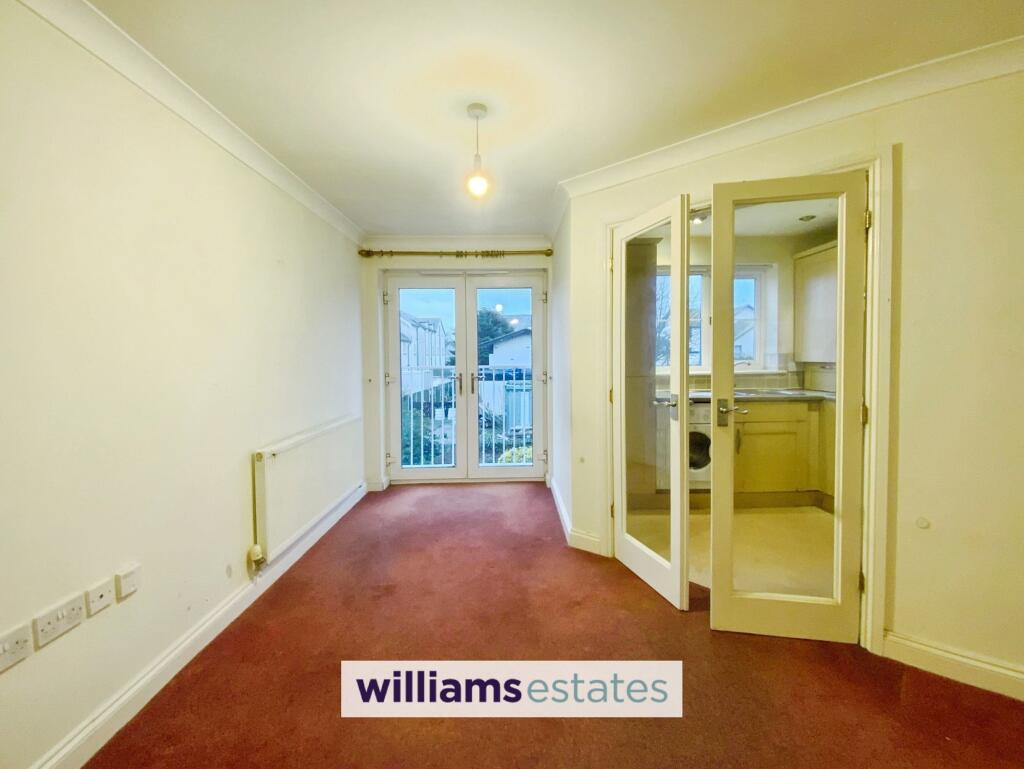 Boughton Avenue, Rhyl, LL18 photo 4